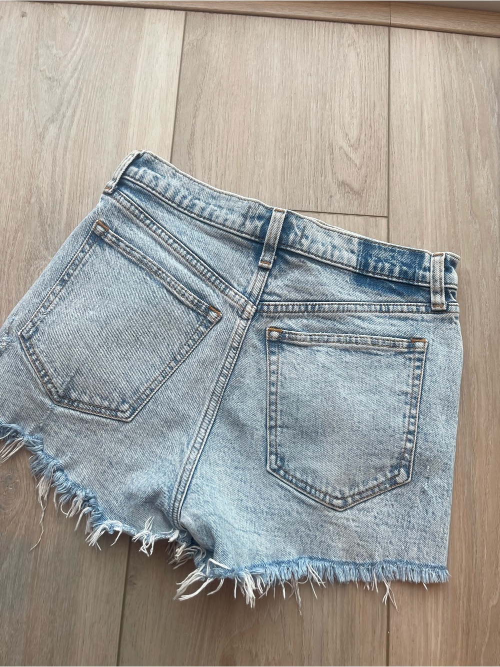 Abercrombie The Mom Short High Rise Jean Shorts - Picture 4 of 5